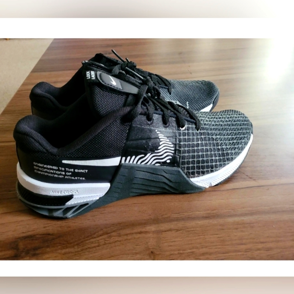 Womens Nike Metcon 8 size 8.5